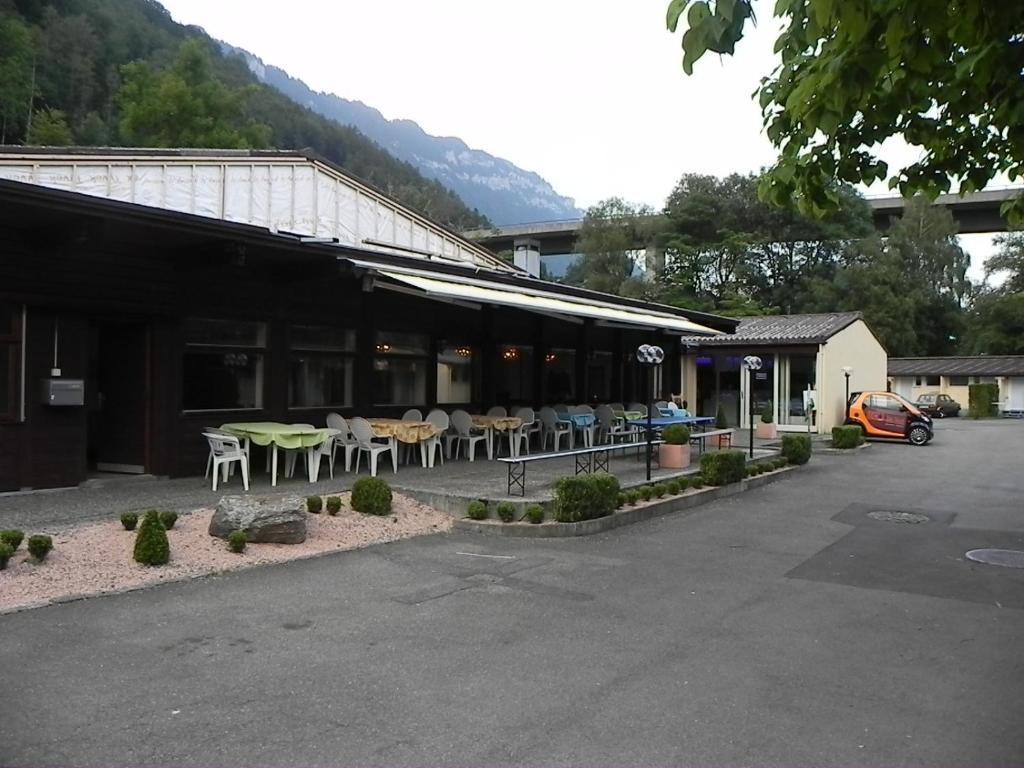 The River Village Интерлакен Екстериор снимка