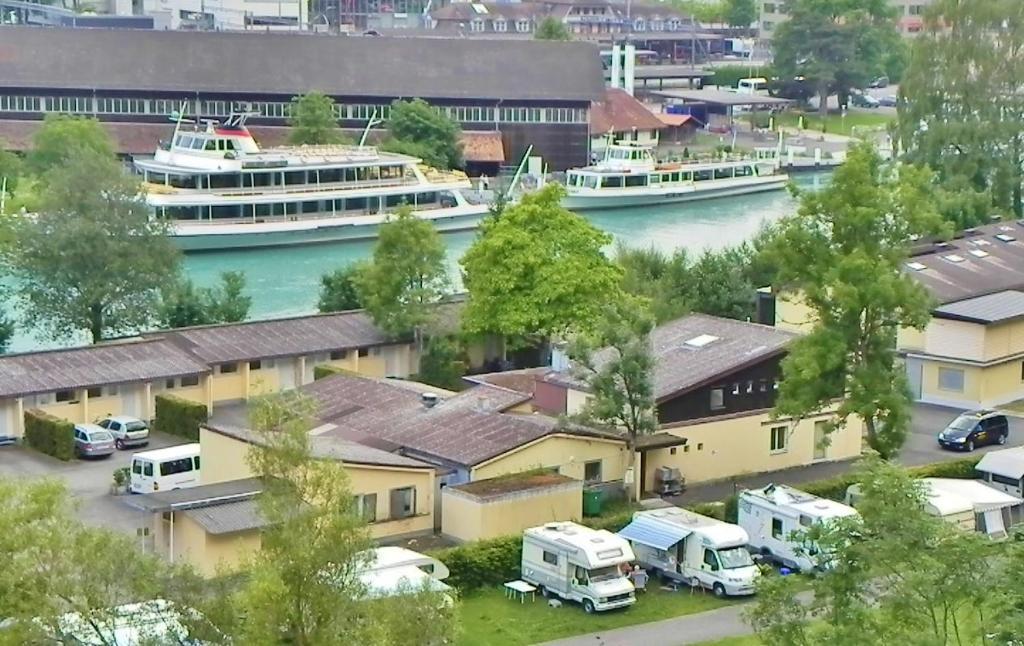 The River Village Интерлакен Екстериор снимка