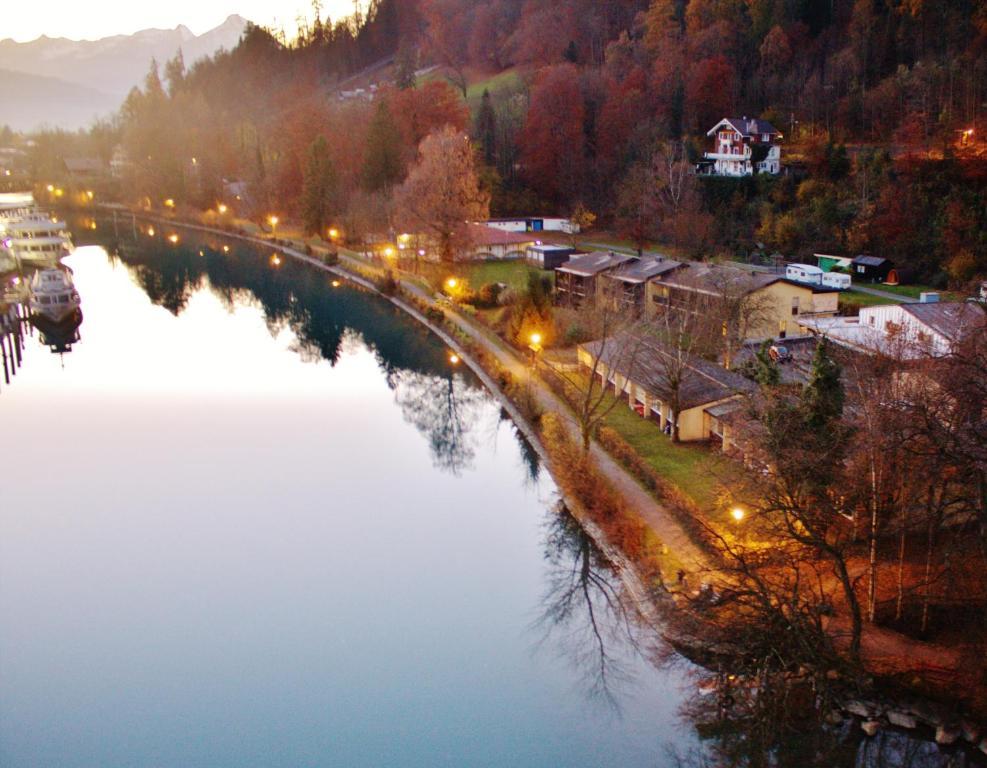 The River Village Интерлакен Екстериор снимка